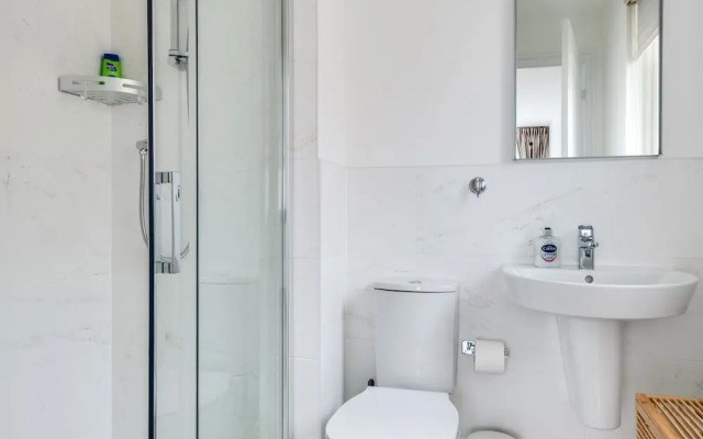 Tranquil 4-bed Oasis Modern Chic