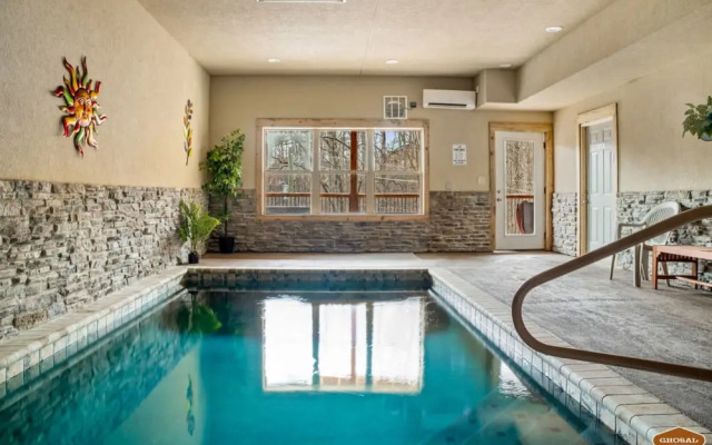 Whispering Pines Retreat By Ghosal Luxury Lodging