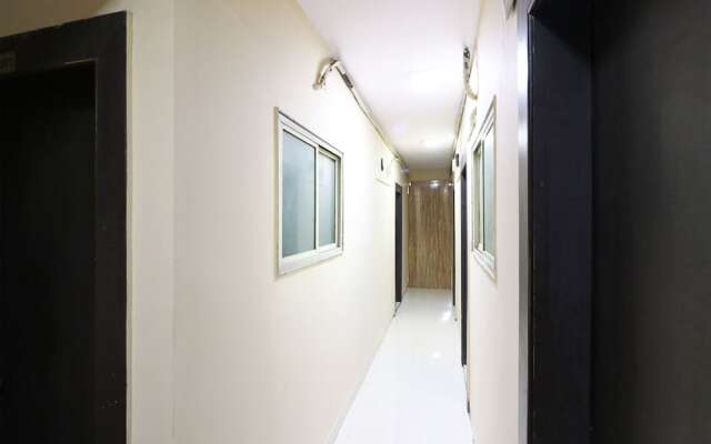 OYO 8219 Hotel Manan