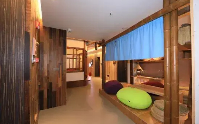 Shifang Qinglv Hotel