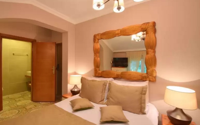 Sweet Home River Hotel