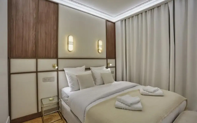 Apartment Matignon St Honore by Studio Prestige