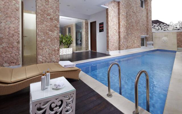 Kuta Angel Hotel Luxurious Living