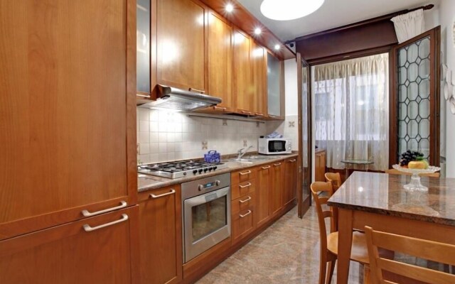 Grimaldi Apartments - Elena