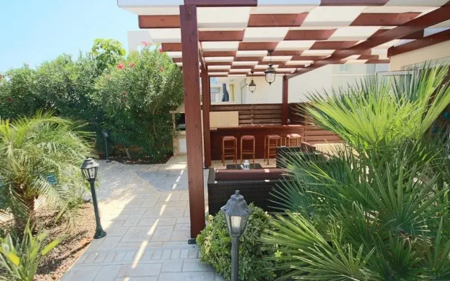 Nireas Seafront Villa