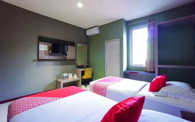 OYO 2526 Hotel D'komo