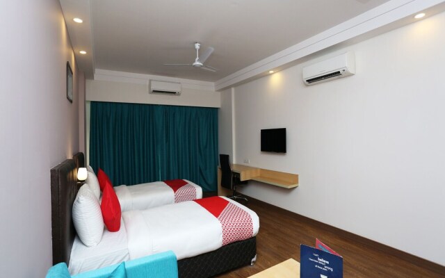 Capital O 13727 Hotel Aarogyam Suites