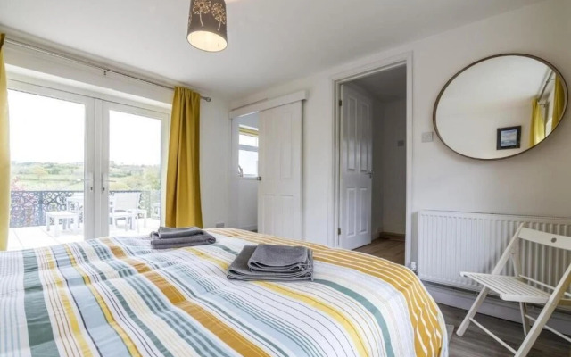Little Hill - 3 Bed - Wisemans Bridge