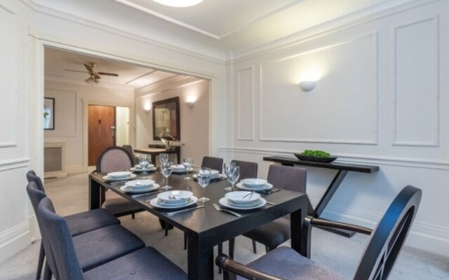 Spacious 2 Bed Apartment next to Regents Park