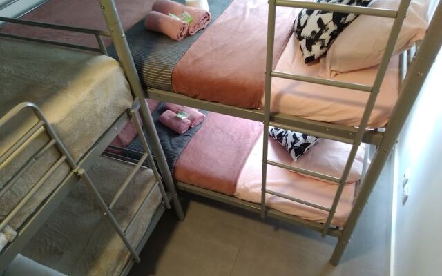D And N House Hostel