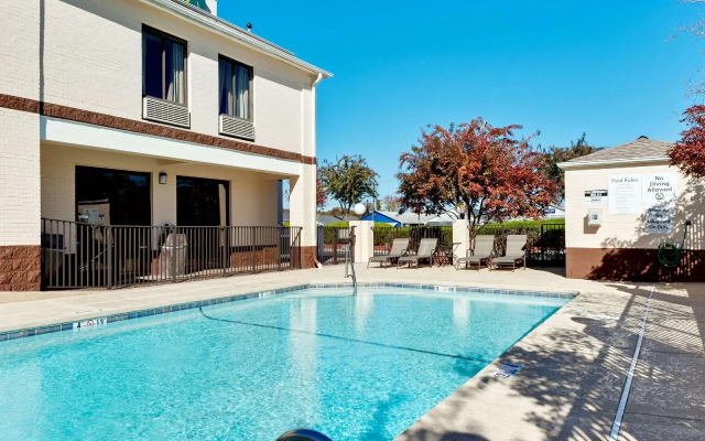 Quality Inn & Suites Matthews - Charlotte