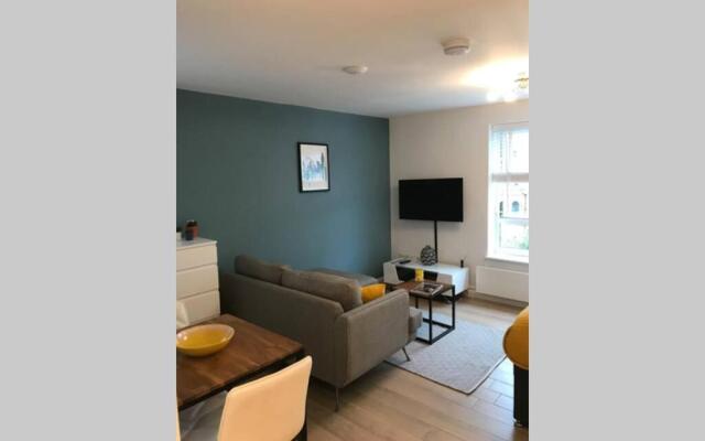 Alison15 - Superior Clifton Studio Apartment