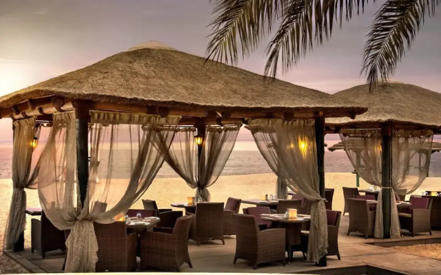 Fujairah Rotana Resort & Spa - Al Aqah Beach