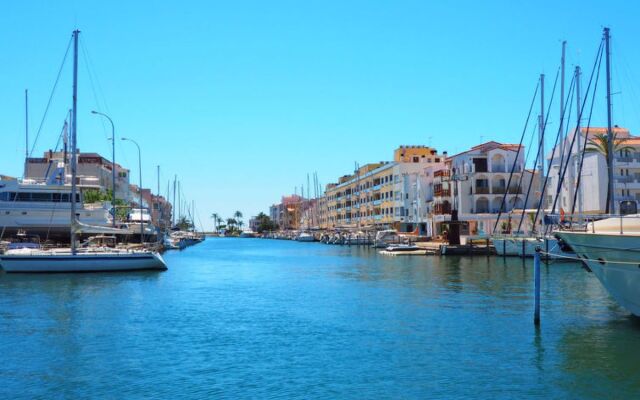Port Salins