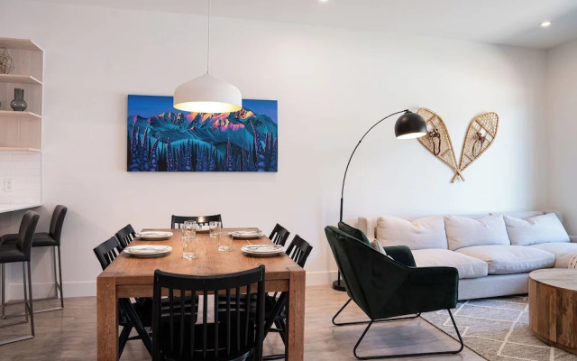 Rustic Retreat by Revelstoke Vacations