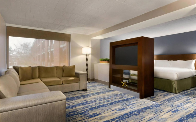 Skyline Hotel Detroit Airport, SureStay Collection by BW