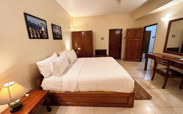 lhaki Hotel