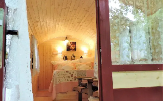 La chaumière et sa Roulotte