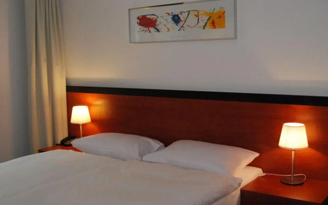 Motel Gottardo Sud – Guest Rooms – Quinto