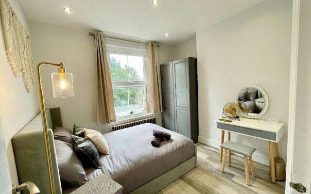 Apartment in Stepney Green
