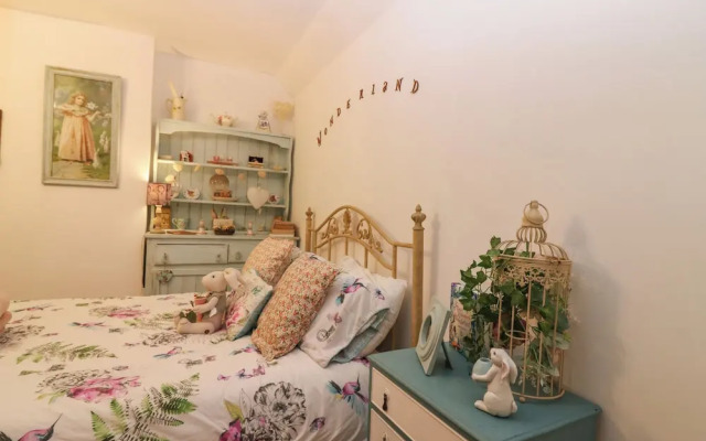 Wonderland Cottage