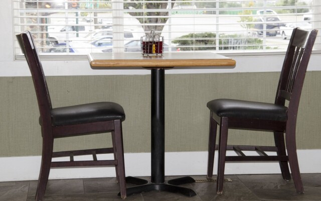 Best Budget Inn and Suites