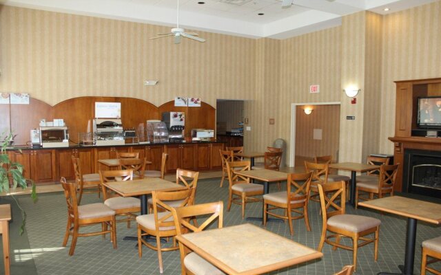 Holiday Inn Express Hotel & Suites Warrenton by IHG