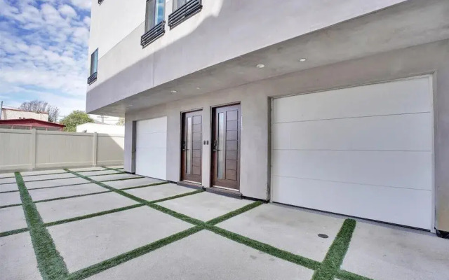 Luxe Townhome | Newly-Built