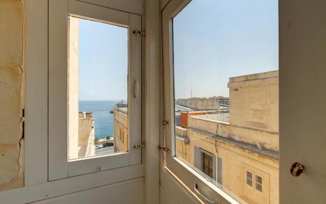 Luxurious 2BR Apartment in Valletta