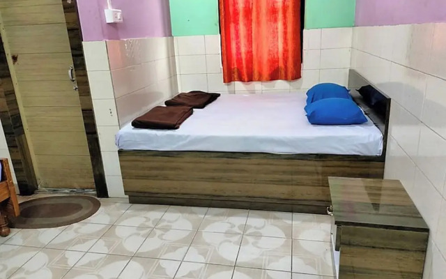 Goroomgo Central Guest House Agartala