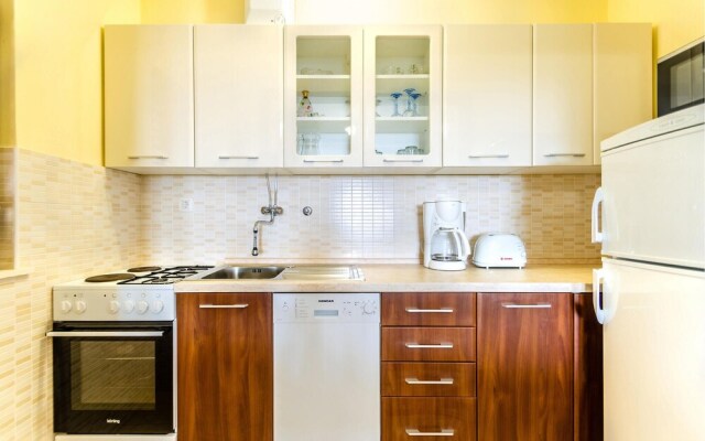 Beautiful Home in Prizba With Wifi and 3 Bedrooms