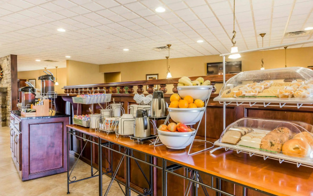 Comfort Suites Commerce