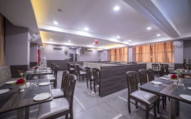 FabHotel Dawat Inn Waluj BK