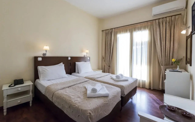 Akrogiali Hotel