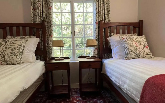 Elm Tree House - Dullstroom - holiday home