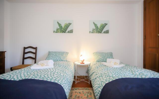 Sea View Apartment by Rent4all