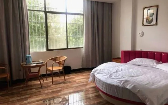 Longxin Business Hotel