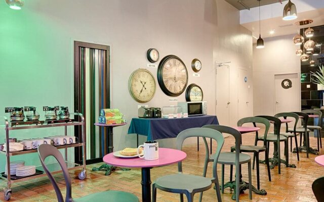 the youniQ Hotel