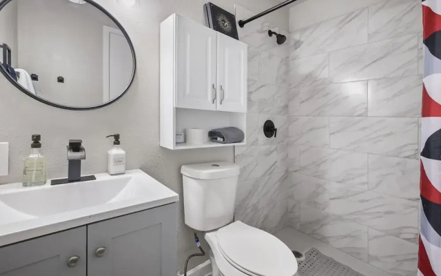 Cozy 3BR Home Family-friendly Near Attractions