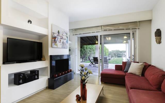 Villa on Island With Private Pool, Garde, Terrace, Parking