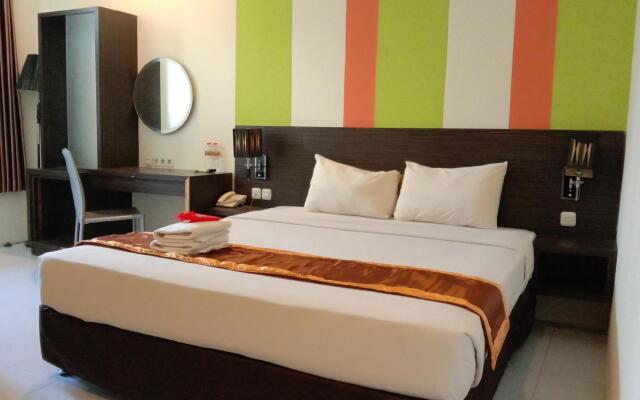 Pose In Hotel Yogyakarta