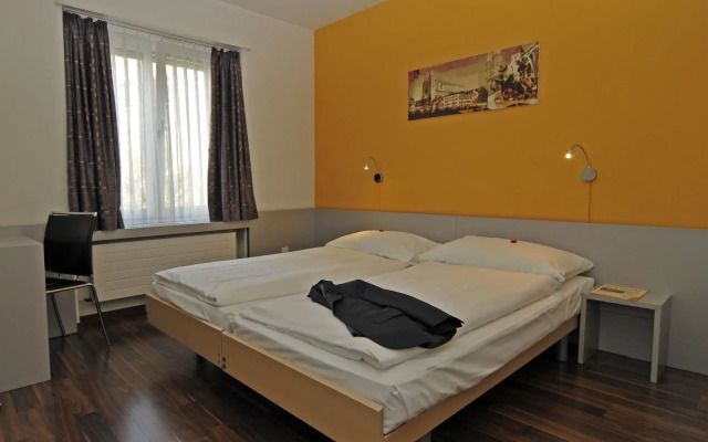 Alexander Guesthouse