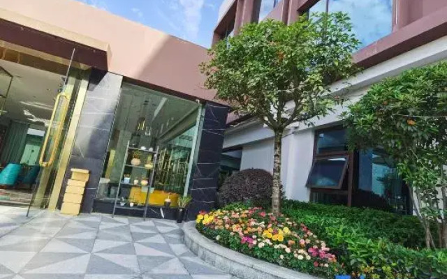 Jinju Hotel (Chengdu Financial City Yintai Center in99)