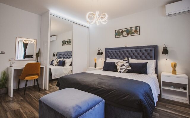 Luxury Modern House, Just 1 min Walk to the Beach