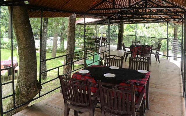 OYO 22122 Hotel Falcon Crest