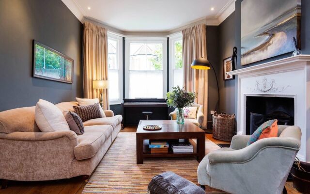 Deluxe In Notting Hill