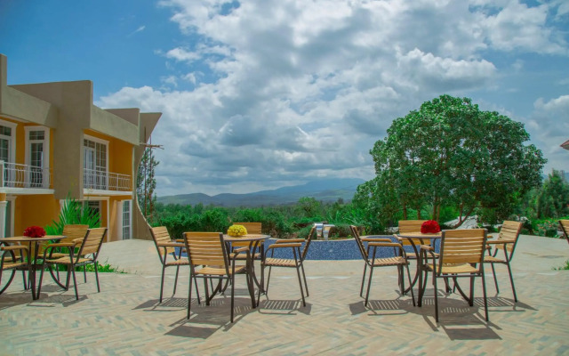 Masailand Safari & Lodge
