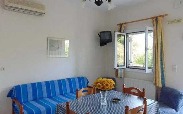 Marina Apartments &amp; Studios