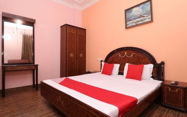 Oyo 35965 Kishore Castle