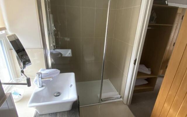 The Three Horseshoes Hotel